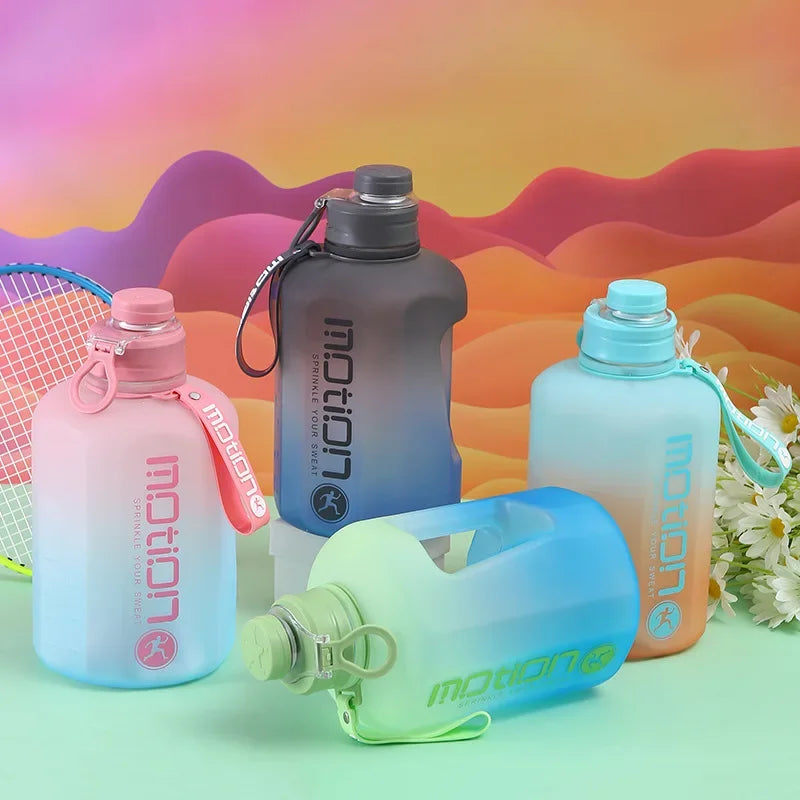 Apex Ritual – ストロー付きスポーツウォーターボトル2L – 目盛り付き大容量フィットネスボトル