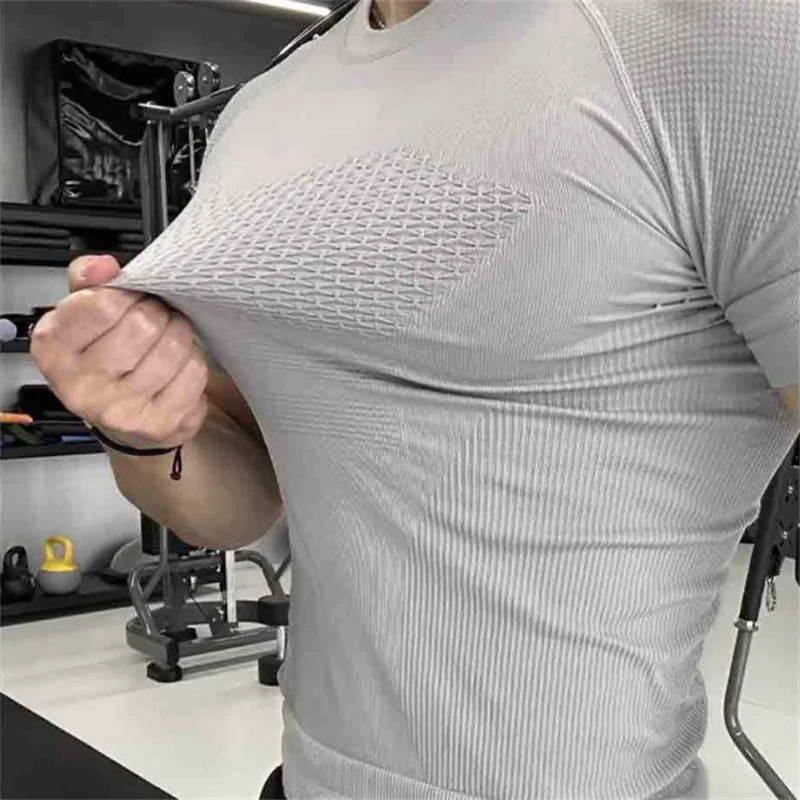 Summer Men Short Sleeve T-Shirt Breathable Compression Gym Running T Shirt Man Casual Tops Seamless Fitness Shirts Man Clothing