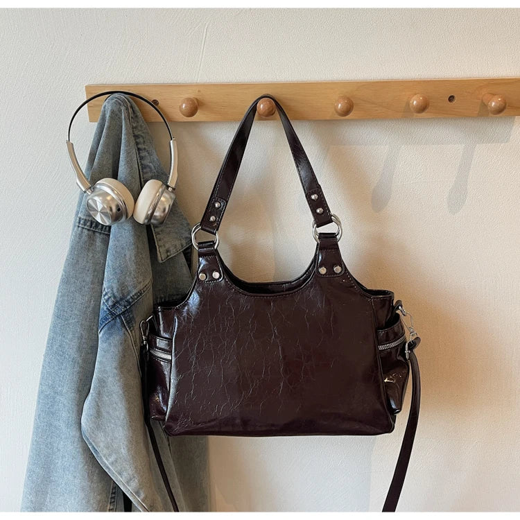 Fashionable Large Capacity Rivet Street Style Women's Tote Bag Shoulder Crossbody Bag Durable Polyester  Commuter Bag