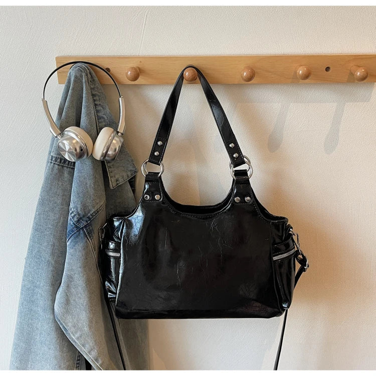 Fashionable Large Capacity Rivet Street Style Women's Tote Bag Shoulder Crossbody Bag Durable Polyester  Commuter Bag