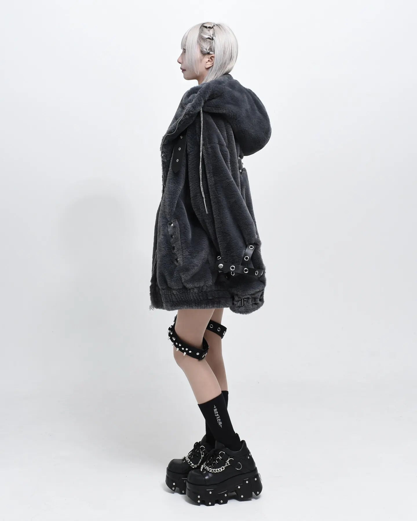 Lautaro Autumn Winter Thick Warm Faux Fur Coat Women with Hood Zipper Luxury Japanese Style Punk Harajuku Fluffy Jacket 2026