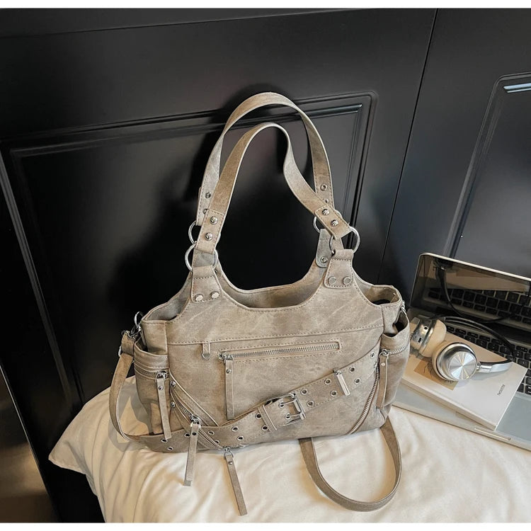 Fashionable Large Capacity Rivet Street Style Women's Tote Bag Shoulder Crossbody Bag Durable Polyester  Commuter Bag