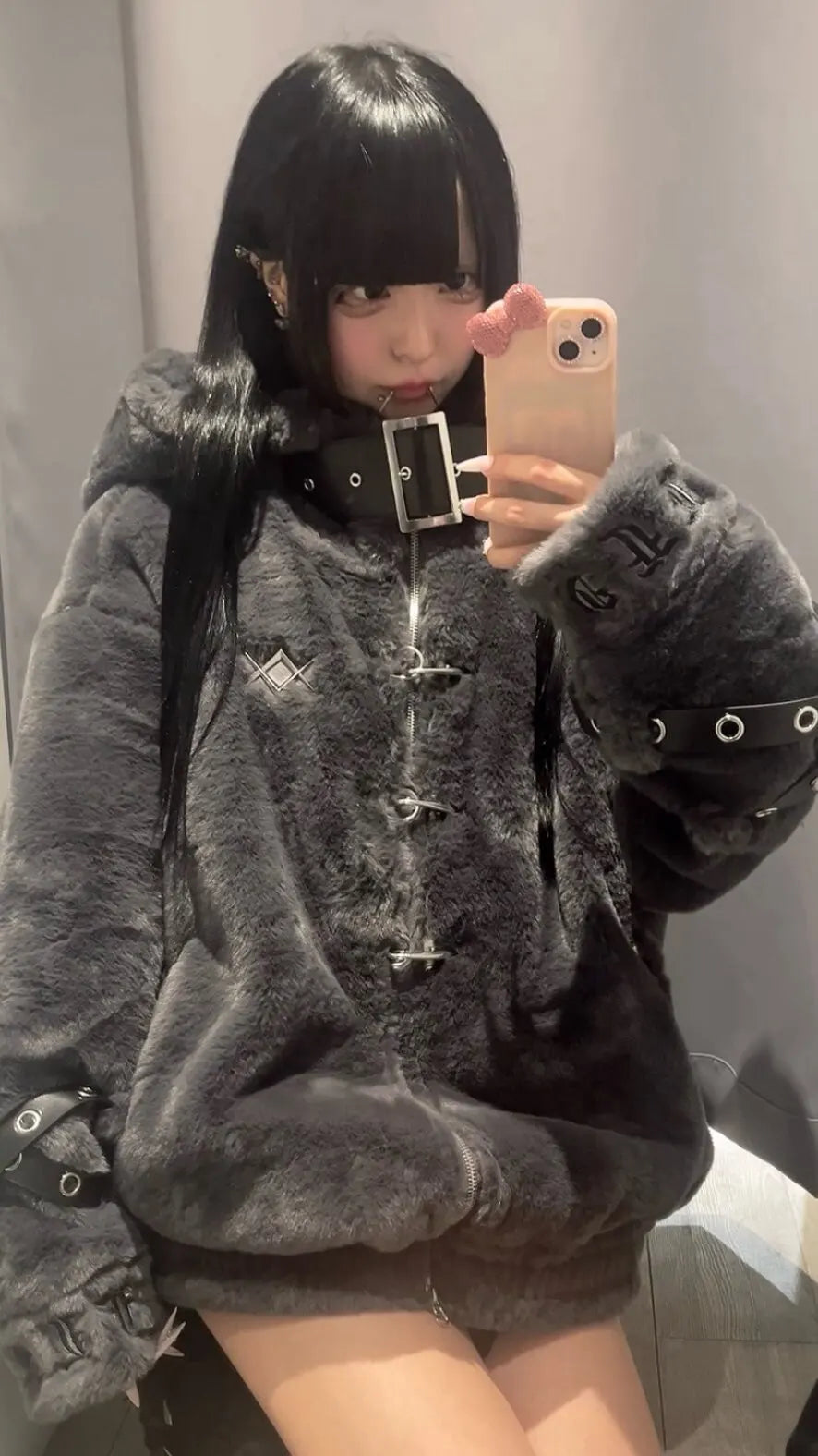 Lautaro Autumn Winter Thick Warm Faux Fur Coat Women with Hood Zipper Luxury Japanese Style Punk Harajuku Fluffy Jacket 2026