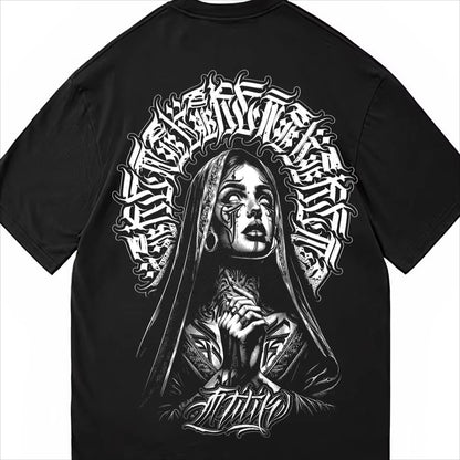 Apex Ritual – チカーノゴシックオーバーサイズTシャツ – ダークスクリプトグラフィックユニセックスストリートウェアTee