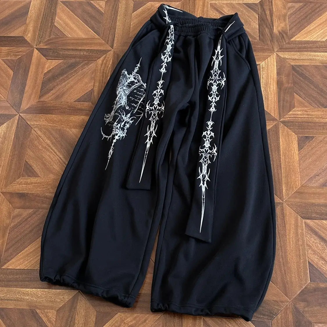 Retro American Black Loose Sweatpants Y2k Men Women Streetwear Dark Gothic Wide Leg Pants Fashion Embroidered Belt Jogging Pants