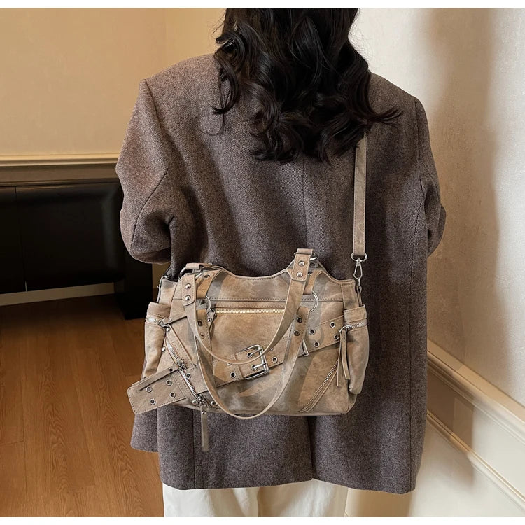Fashionable Large Capacity Rivet Street Style Women's Tote Bag Shoulder Crossbody Bag Durable Polyester  Commuter Bag