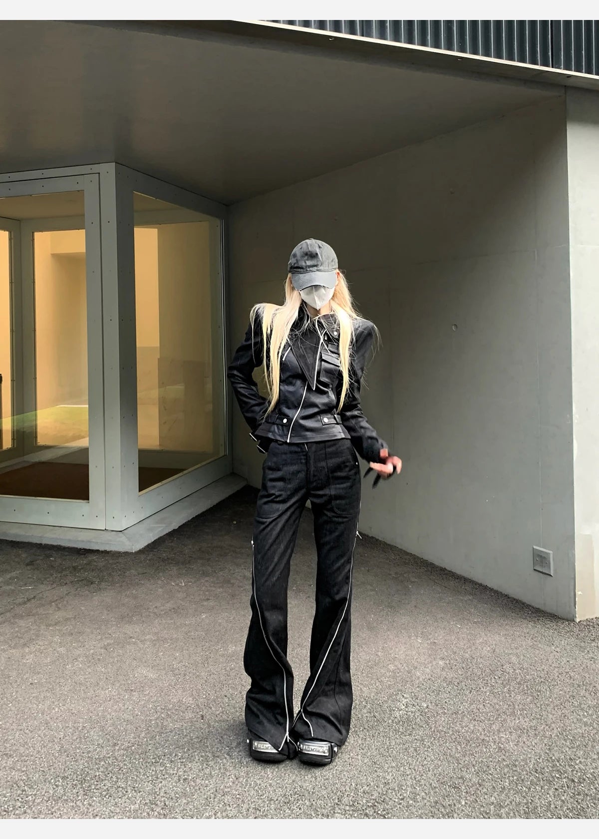 Lautaro Spring Autumn Cool Handsome Short Black Fitted Pu Leather Jacket Women Long Sleeve Zip Up Luxury Designer Clothing 2025