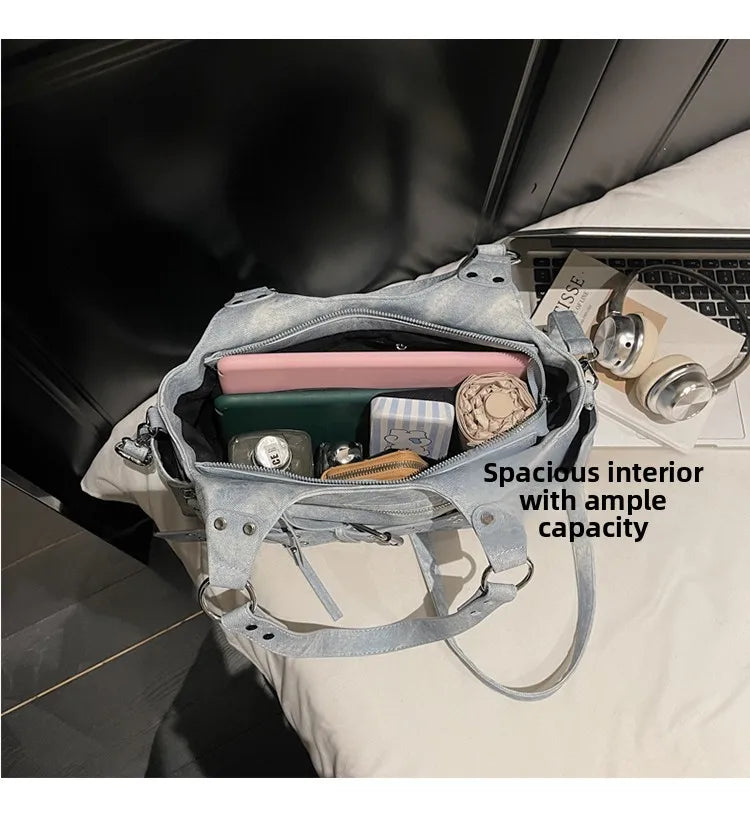 Fashionable Large Capacity Rivet Street Style Women's Tote Bag Shoulder Crossbody Bag Durable Polyester  Commuter Bag