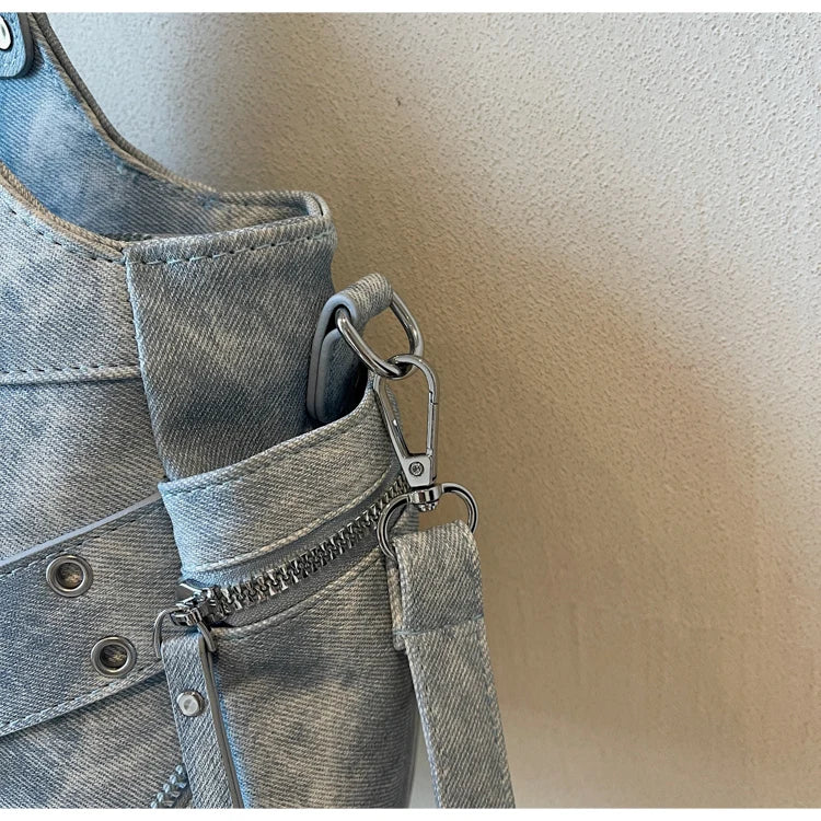 Fashionable Large Capacity Rivet Street Style Women's Tote Bag Shoulder Crossbody Bag Durable Polyester  Commuter Bag