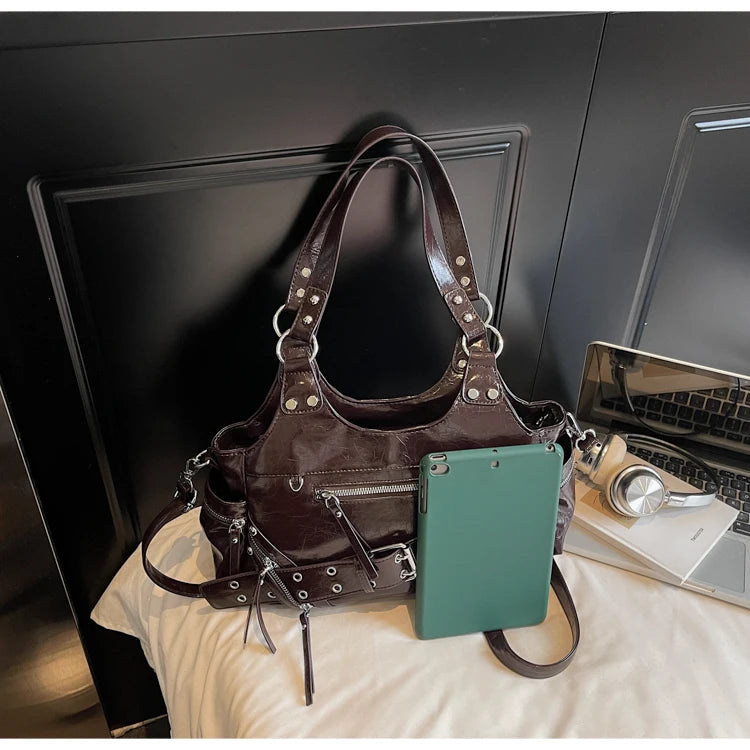 Fashionable Large Capacity Rivet Street Style Women's Tote Bag Shoulder Crossbody Bag Durable Polyester  Commuter Bag