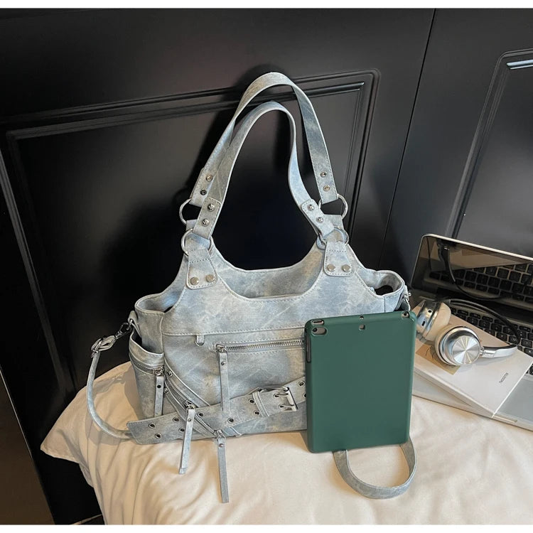 Fashionable Large Capacity Rivet Street Style Women's Tote Bag Shoulder Crossbody Bag Durable Polyester  Commuter Bag
