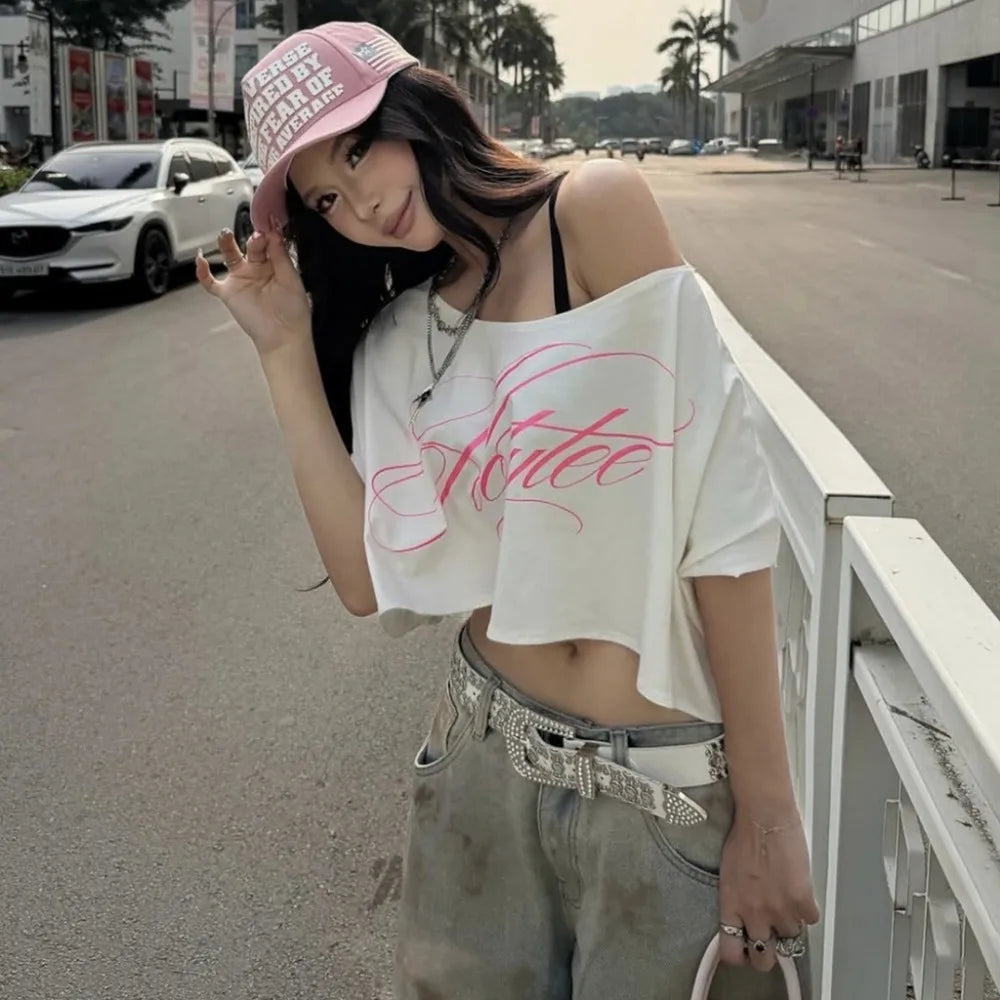 SylCue Letter Print T-Shirts Woman Summer Trend Skew Collar Off Shoulder Navel Exposed High Street Casual Fashion Style Tees