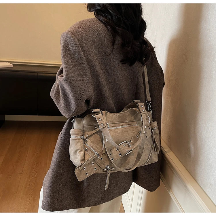 Fashionable Large Capacity Rivet Street Style Women's Tote Bag Shoulder Crossbody Bag Durable Polyester  Commuter Bag