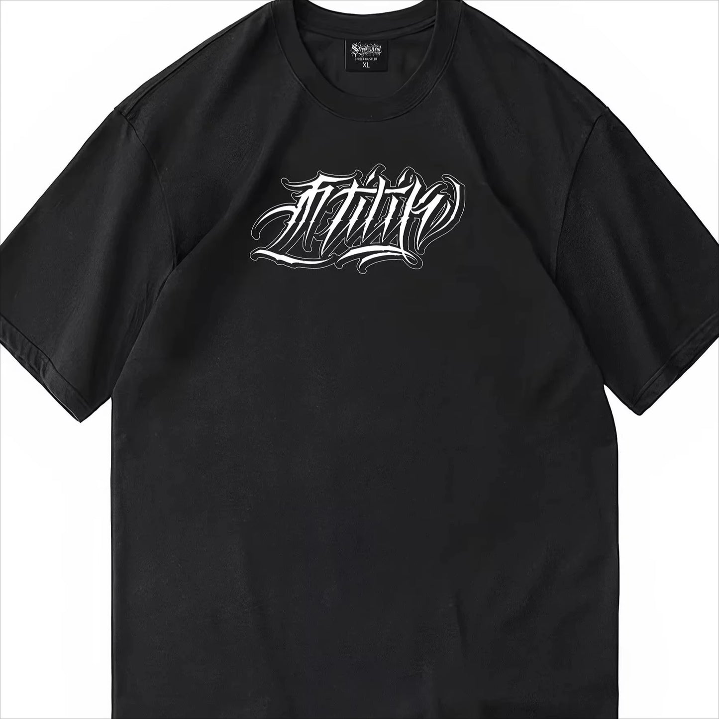 Apex Ritual – チカーノゴシックオーバーサイズTシャツ – ダークスクリプトグラフィックユニセックスストリートウェアTee